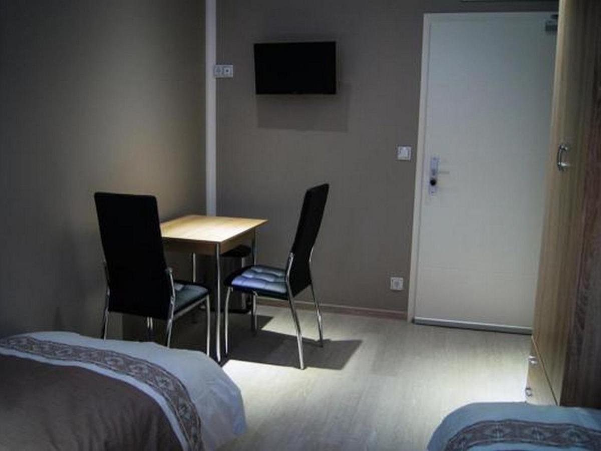 Amaya Motel, Berlin